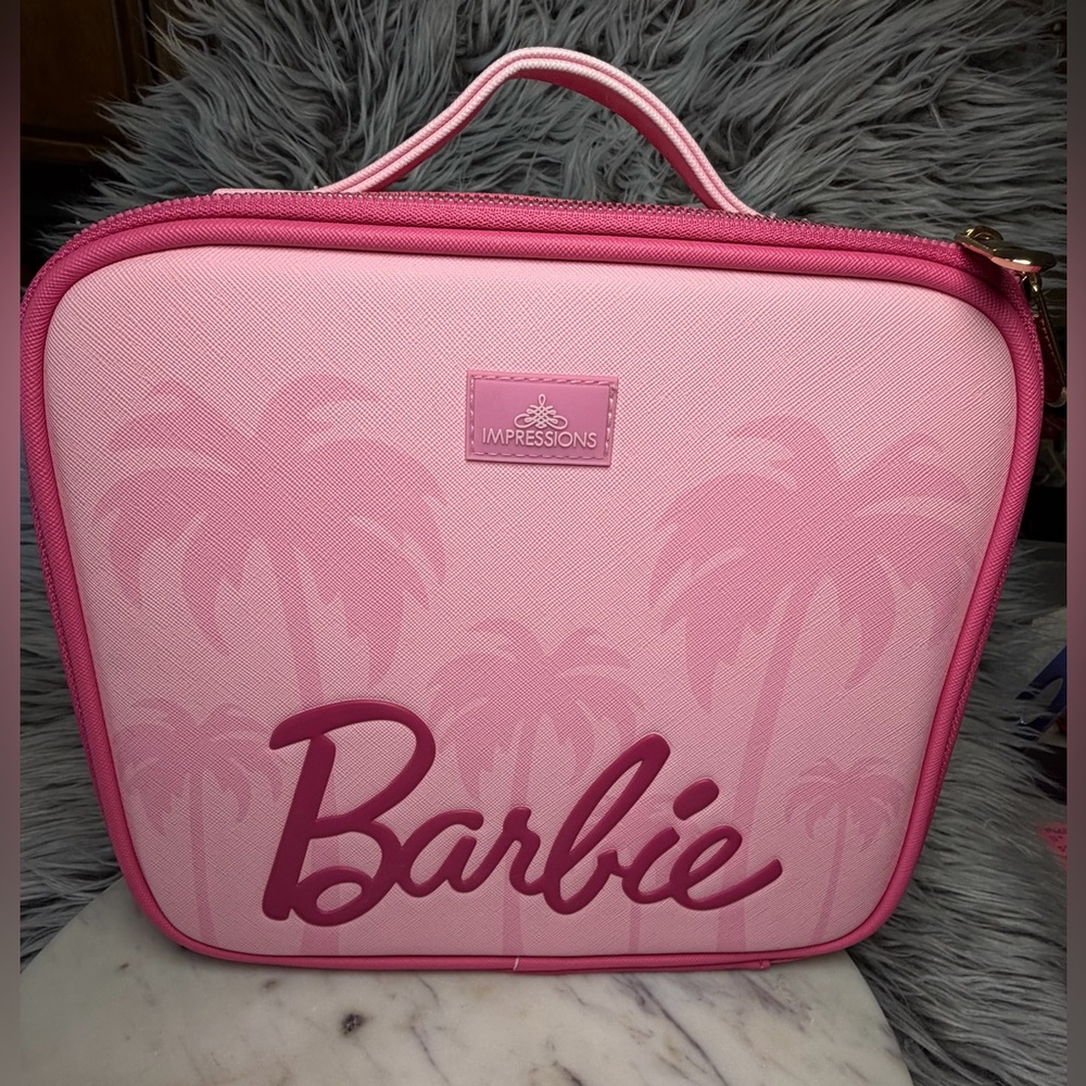 Impressions Vanity BARBIE Pink Cosmetic Bag W/Removable Dividers - Picture 2 of 9